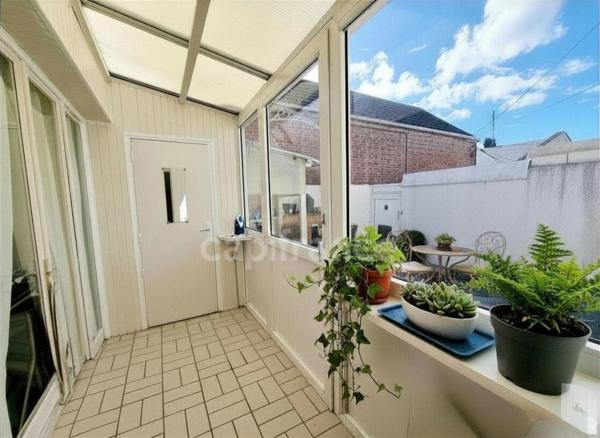 *Sainte-Cecile*Plain-pied de 51 m² à 200 m de la place, terrasse de 40 m², sud-ouest, sans vis-à-vis