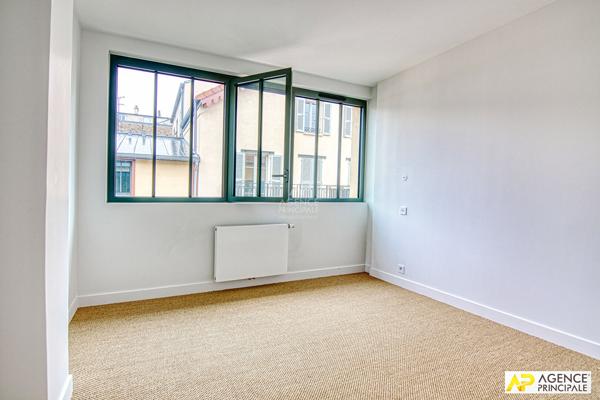 Versailles Notre Dame - Maison 3 pièces 65.8 m ² au sol avec terrasse arborée de 17,5 m² 698 000 € **  - Référence  28103