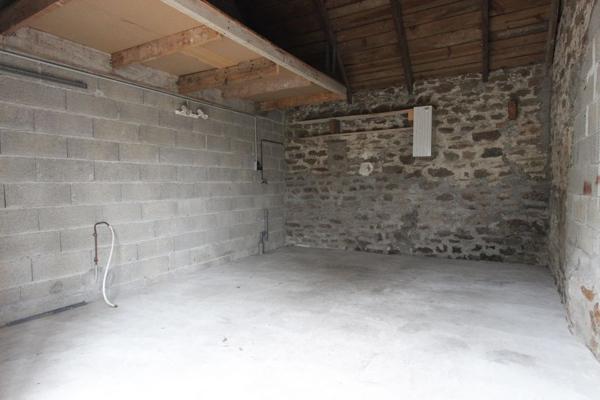À PLUGUFFAN, CÔTÉ PLOMELIN, UNE MAISON DE TYPE 4 AVEC TERRASSE & GARAGE. -