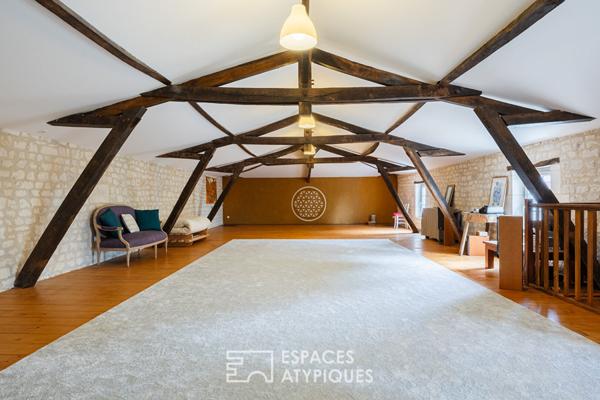 Domaine rénové avec gîtes indépendants et près de 2 hectares de terrain