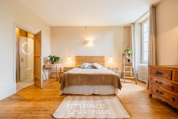 Domaine rénové avec gîtes indépendants et près de 2 hectares de terrain