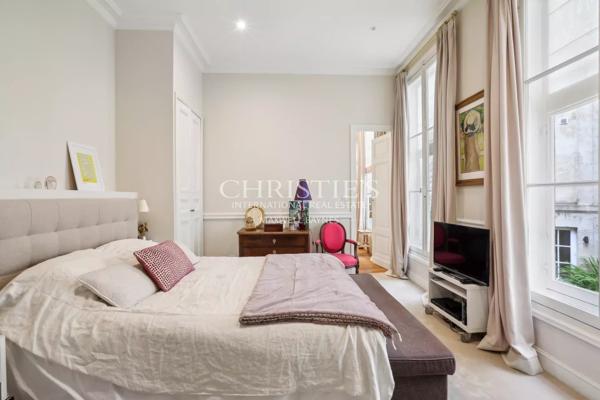 BORDEAUX JARDIN PUBLIC : Magnifique appartement 5 chambres, 1 extérieur, 1 garage en location
