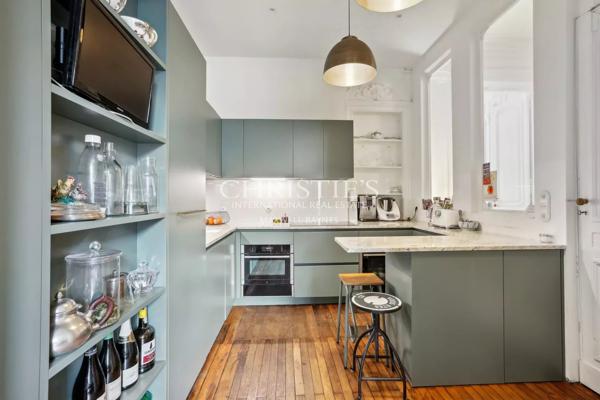 BORDEAUX JARDIN PUBLIC : Magnifique appartement 5 chambres, 1 extérieur, 1 garage en location