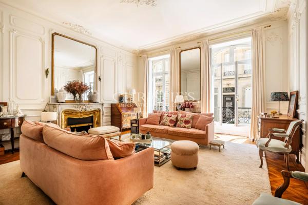 BORDEAUX JARDIN PUBLIC : Magnifique appartement 5 chambres, 1 extérieur, 1 garage en location