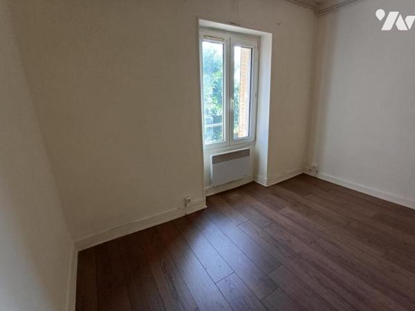 MAROLLES LES BRAULTS - Immeuble avec 4 appartements