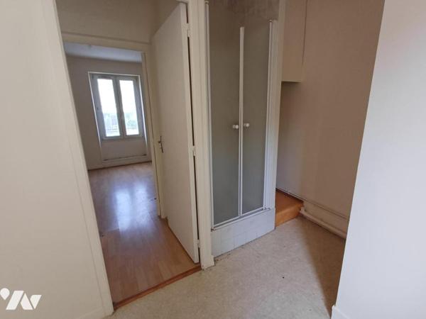 MAROLLES LES BRAULTS - Immeuble avec 4 appartements