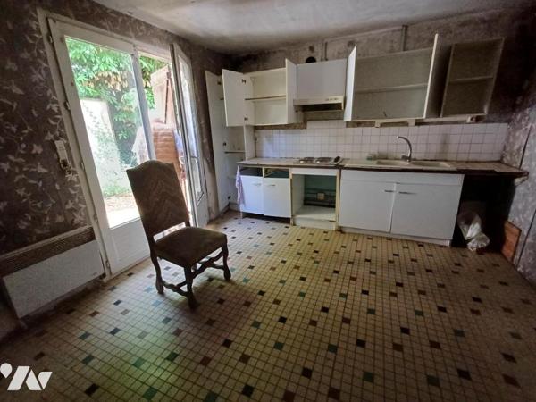 MAROLLES LES BRAULTS - Immeuble avec 4 appartements