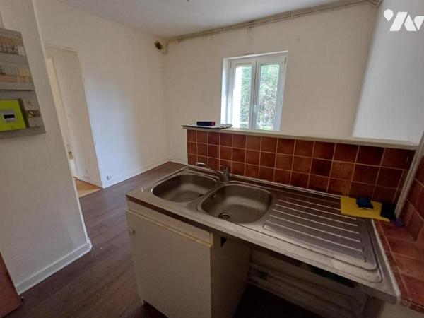 MAROLLES LES BRAULTS - Immeuble avec 4 appartements