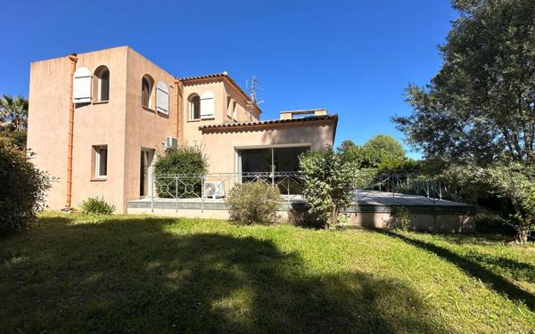 Maison à vendre    6 pièces •  Saint-Gély-du-Fesc