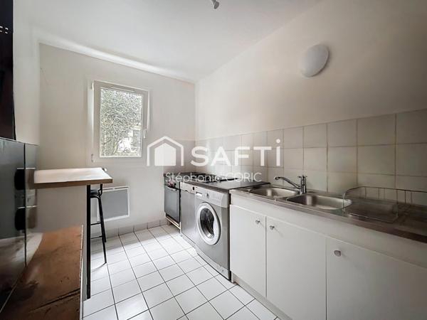 PLEIN CENTRE - AU CALME - 3 CHAMBRES - RECENT