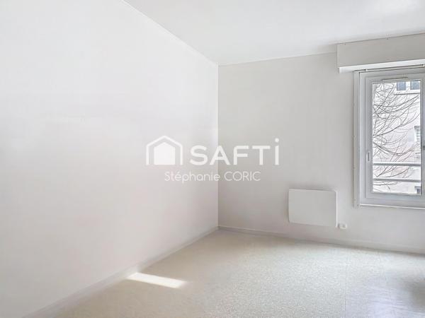 PLEIN CENTRE - AU CALME - 3 CHAMBRES - RECENT