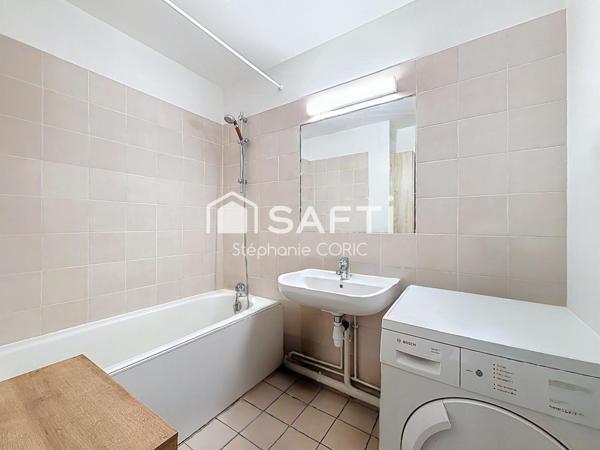 PLEIN CENTRE - AU CALME - 3 CHAMBRES - RECENT