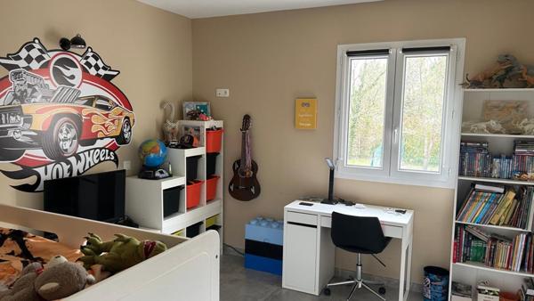 Villa plain pied de 193m2 + piscine sur 2.5 hectares de terrain,  sans vis-à-vis.