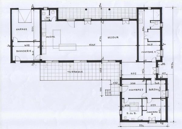 Villa plain pied de 193m2 + piscine sur 2.5 hectares de terrain,  sans vis-à-vis.