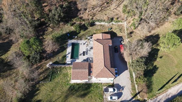 Villa plain pied de 193m2 + piscine sur 2.5 hectares de terrain,  sans vis-à-vis.