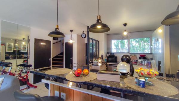 EXCLUSIVITE Maison de ville La Londe Les Maures 4 pièce(s) 86 m2+balcon+parking  sécurisé