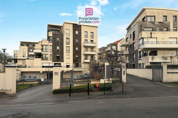 Spacieux appartement standing terrasse parking garage(s)