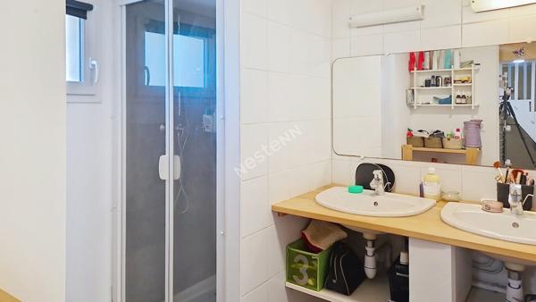 Maison familiale lumineuse avec 5 chambres, balcon, terrasse et jardin à Poitiers