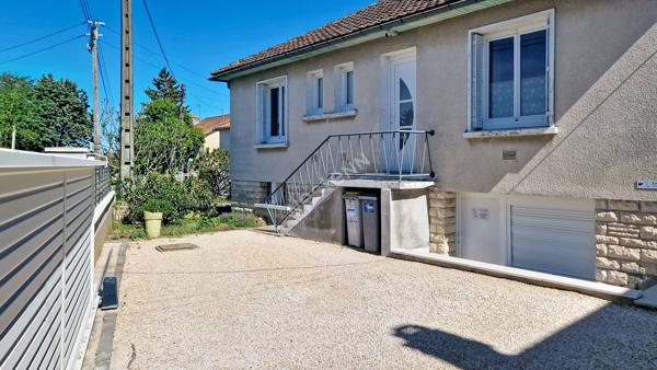 Maison familiale lumineuse avec 5 chambres, balcon, terrasse et jardin à Poitiers