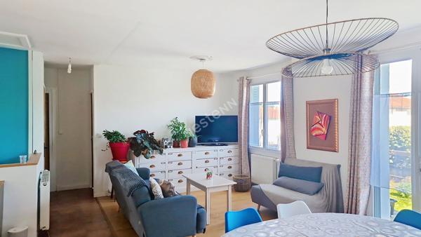 Maison familiale lumineuse avec 5 chambres, balcon, terrasse et jardin à Poitiers