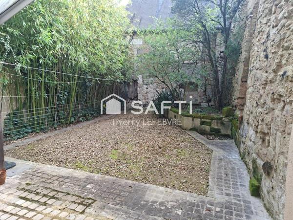 Superbe grande maison à colombages plein centre de chatellerault