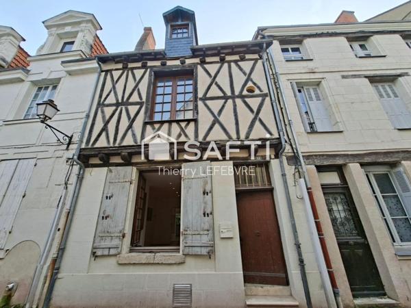 Superbe grande maison à colombages plein centre de chatellerault