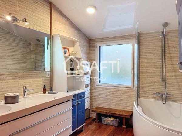 Maison 8 pièces 220 m²