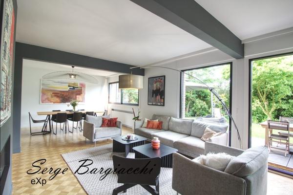 MAISON INDIVIDUELLE  230m², 3 niveaux, 6 chambres