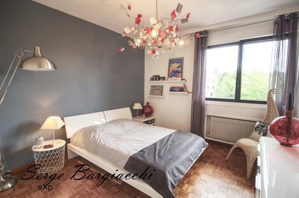 MAISON INDIVIDUELLE  230m², 3 niveaux, 6 chambres
