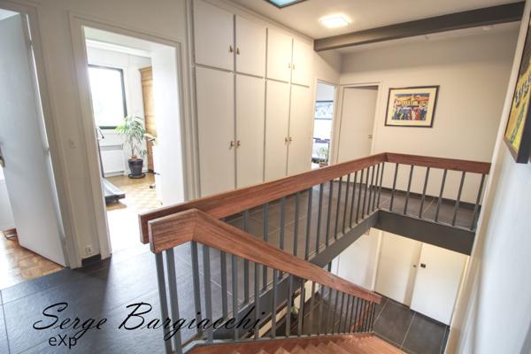 MAISON INDIVIDUELLE  230m², 3 niveaux, 6 chambres