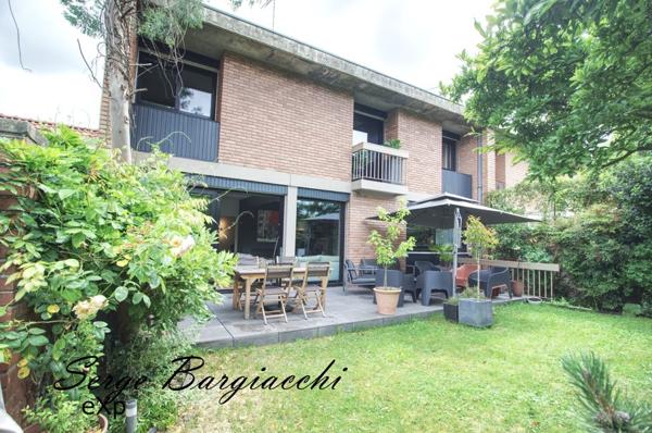 MAISON INDIVIDUELLE  230m², 3 niveaux, 6 chambres