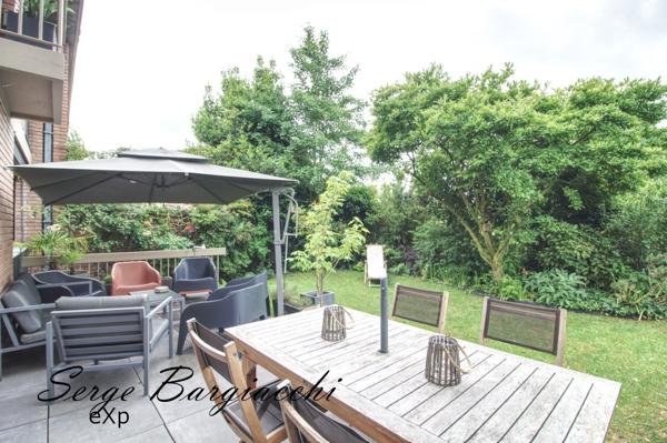 MAISON INDIVIDUELLE  230m², 3 niveaux, 6 chambres
