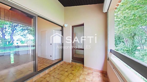 Appartement résidence standing avec piscine et place de parking privative