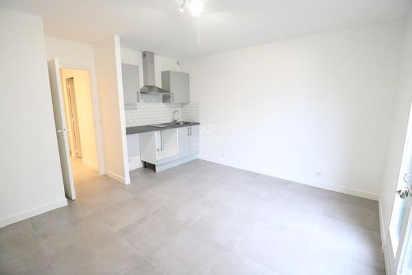 Appartement Conflans Sainte Honorine 2 pièce(s) 33 m2 Loyer 828 €/mois charges comprises **  - Référence  8295