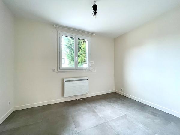 Appartement Conflans Sainte Honorine 2 pièce(s) 33 m2 Loyer 828 €/mois charges comprises **  - Référence  8295
