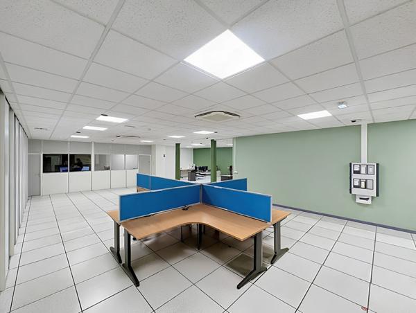 Immeuble 26 pièces 845.5 m2