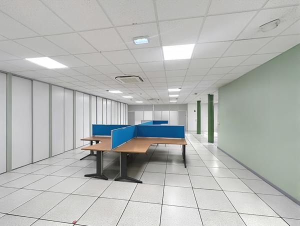 Immeuble 26 pièces 845.5 m2