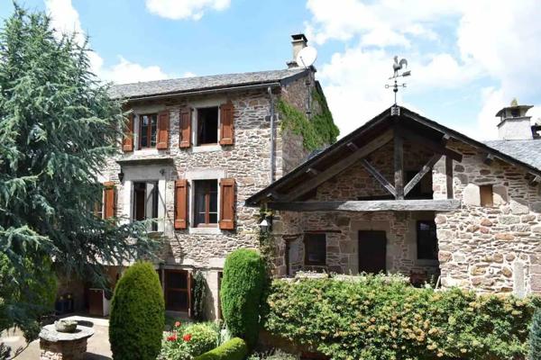 Castelnau-Pégayrols (12620) Coup de coeur!! village médiéval, maison traditionnelle (+jardin), entièrement rénovée