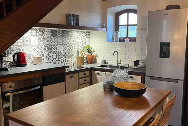 Castelnau-Pégayrols (12620) Coup de coeur!! village médiéval, maison traditionnelle (+jardin), entièrement rénovée