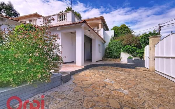 Maison à vendre    2 pièces •  La Cadière-d'Azur