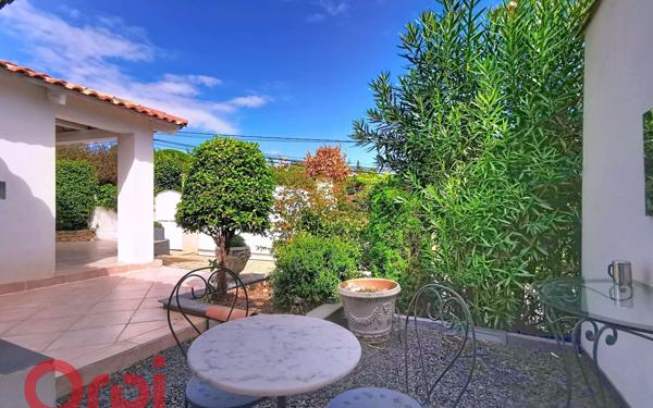 Maison à vendre    2 pièces •  La Cadière-d'Azur