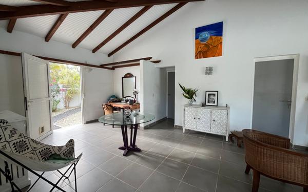 Maison à vendre    4 pièces • 152 m2 Saint-François