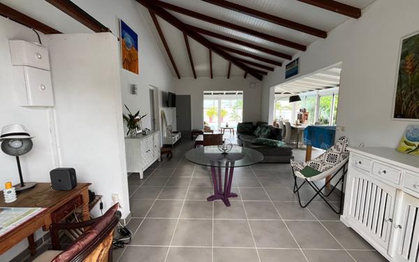 Maison à vendre    4 pièces • 152 m2 Saint-François