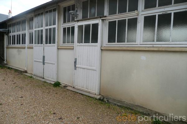 Location
                Local d'activité349 m² - Tours (37000)