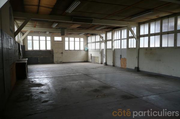 Location
                Local d'activité349 m² - Tours (37000)