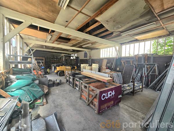 Location
                Local d'activité349 m² - Tours (37000)