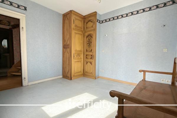 Immeuble 10 pièces - 210 m²