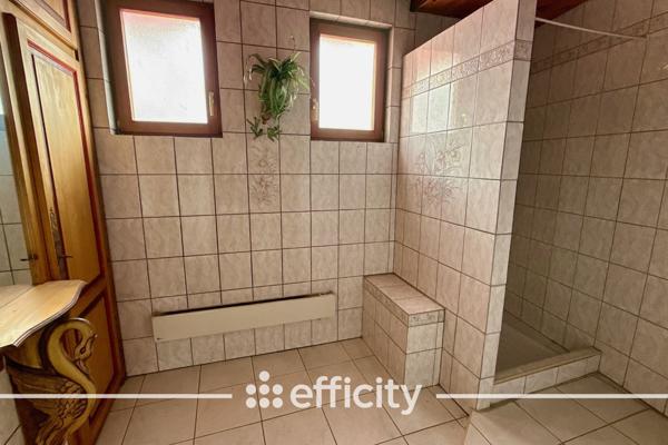 Immeuble 10 pièces - 210 m²