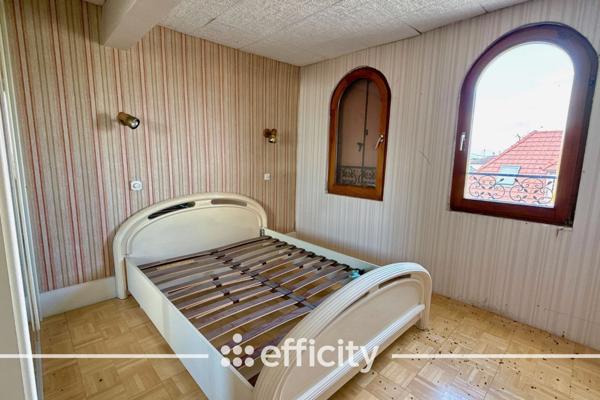 Immeuble 10 pièces - 210 m²