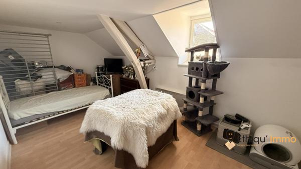 Maison divisée en deux appartements destinés à la location.